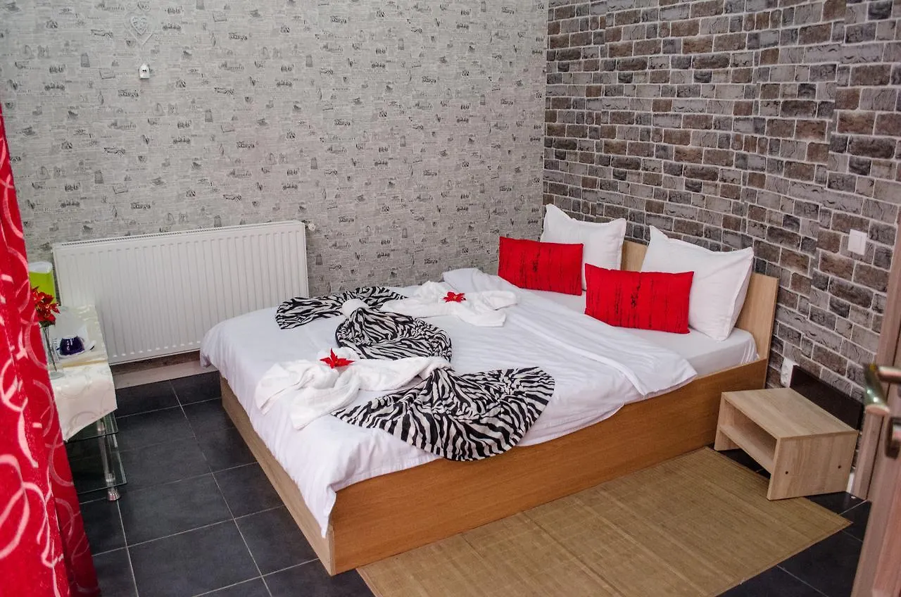 בוקרשט City Lux Villa בית הארחה