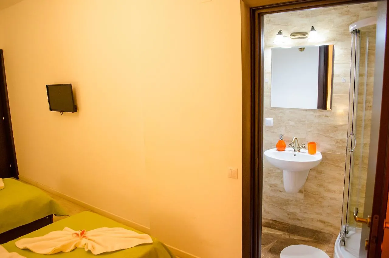 בוקרשט City Lux Villa 3*,